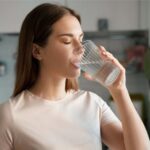 4 Manfaat Tak Terduga Minum Air Distilasi untuk Kesehatan