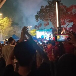 Layar Raksasa di GBK Jadi Lautan Merah Putih