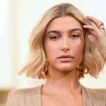 Hailey Baldwin Kepergok Tak Pakai Cincin Kawin, Rumor Cerai dengan Justin Bieber Kembali Mencuat
