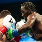 Setahun 1 Kali Duel, Terence Crawford Sulit Kalahkan Canelo di Kelas 76,2 Kg