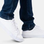 6 Tips Mengeringkan Sepatu di Musim Hujan Tanpa Matahari, Nomor 1 Cara Klasik!