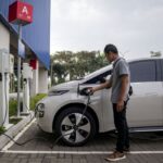Hal penting sebelum pasang “wall charger” mobil listrik di rumah