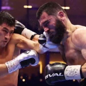 Dmitry Bivol dan Artur Beterbiev Lawan Tangguh Roy Jones Jr di Kelas Berat Ringan