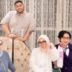 Ivan Gunawan Sambut Kepulangan Syahrini ke Indonesia: Welcome Home Ibu