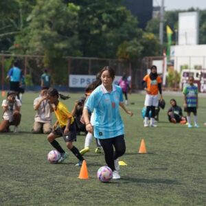Mana Iwabuchi, Eks Pemain Timnas Jepang, Beri Pelatihan Sepak Bola Putri di Jakarta